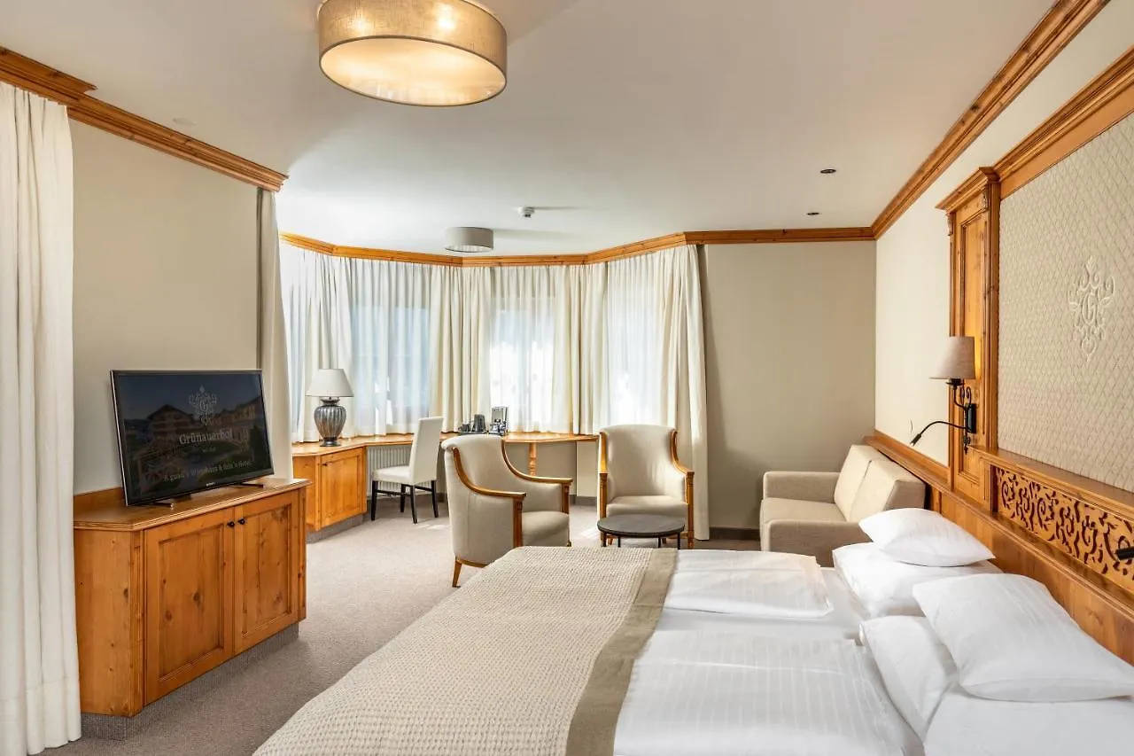 Hotel Gruenauerhof Wals-Siezenheim 4*,