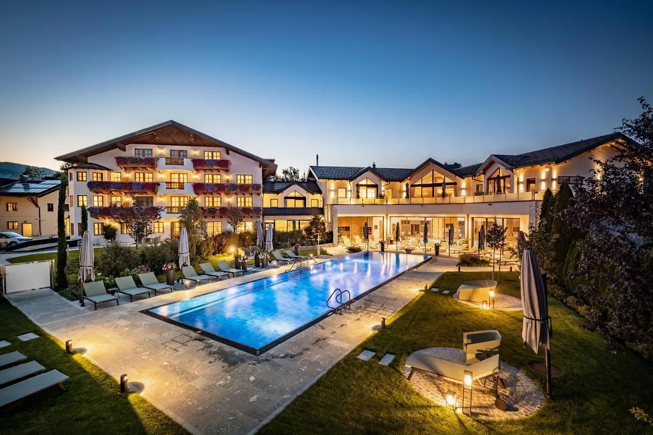 Hotel Gruenauerhof Wals-Siezenheim 4*,
