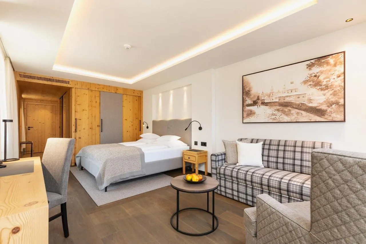 Hotel Gruenauerhof Wals-Siezenheim 4*,
